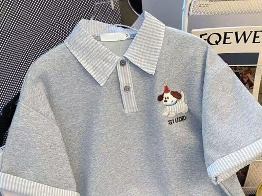 韩系氛围感💯 | 超萌小狗 polo 衫||家人们,挖到一件超绝的 polo 衫,必须来分享!